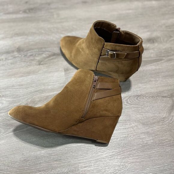 New Directions Faux Suede Trilly Wedge Ankle Boots Size 10 Women’s Brown / Tan - Picture 9 of 15